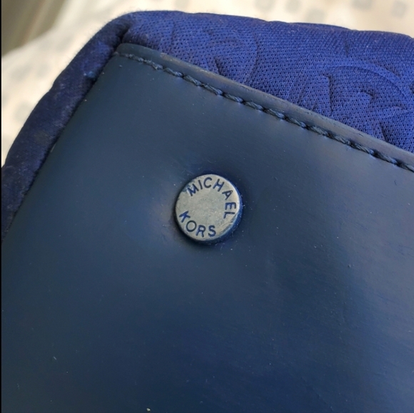 Michael Kors Jet Set Signature Embossed MK Logo Blue Neoprene Shoulder Tote Bag - Picture 7 of 16